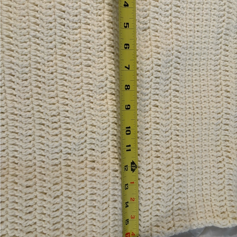 BABY KNITTED BLANKET.